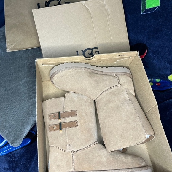 UGG boots bailey belted size 6 - Picture 9 of 10